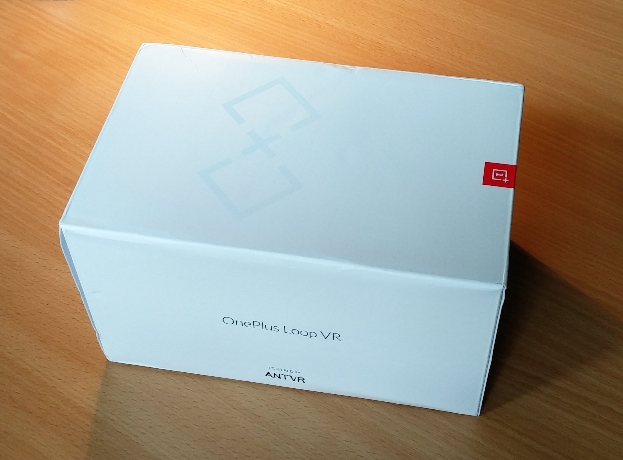White box of the OnePlus Loop