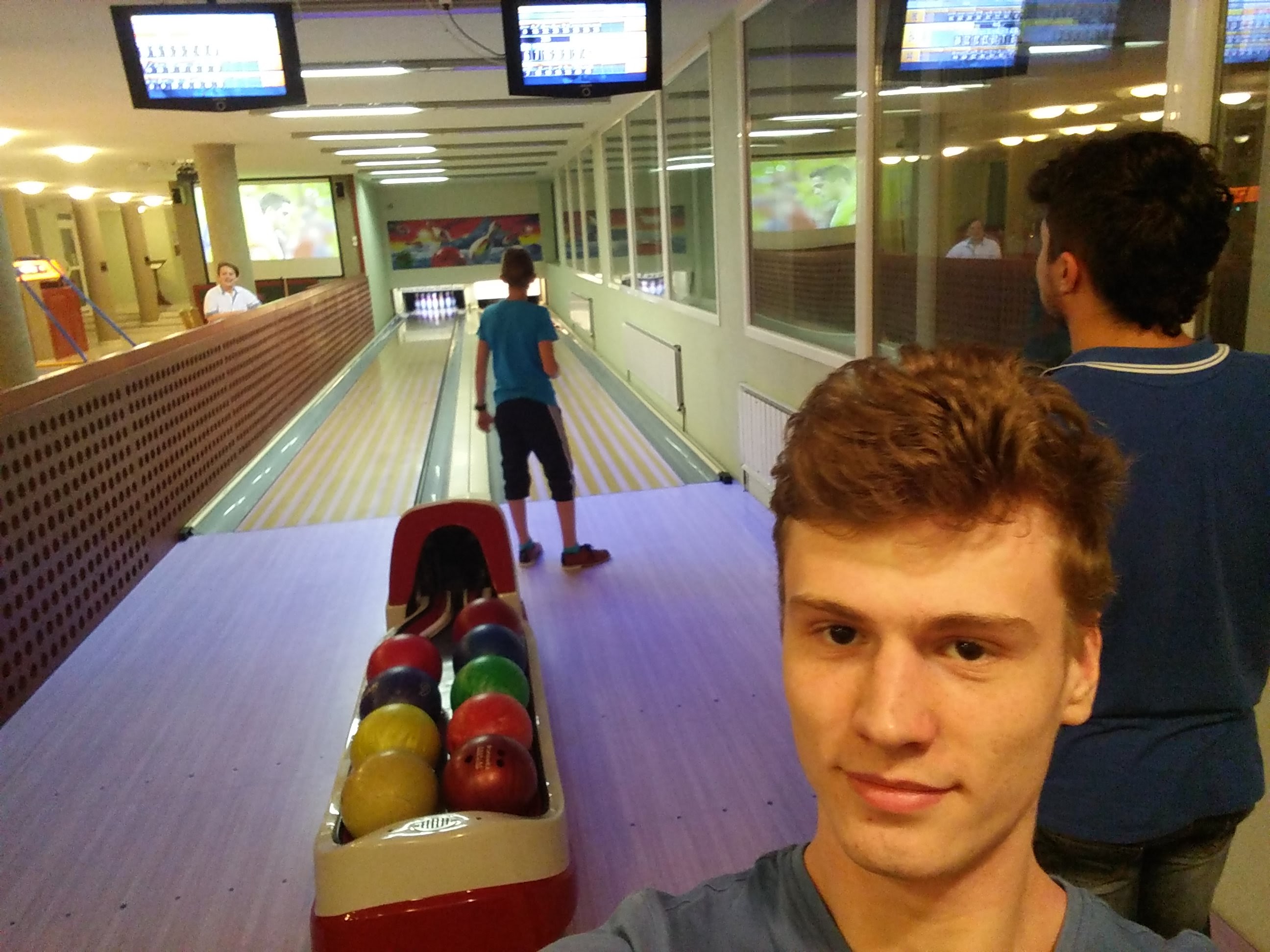 Playing bowling in breaks